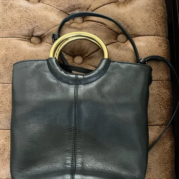 Excellent used condition! J.Crew Bracelet bucket bag in Italian leather. - Picture 6 of 8